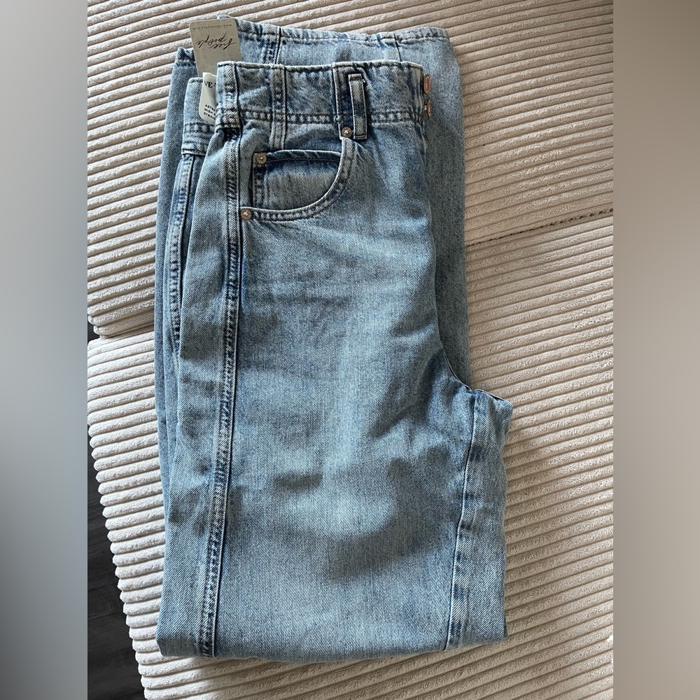 Free People Light Wash Aster Straight Leg Jeans